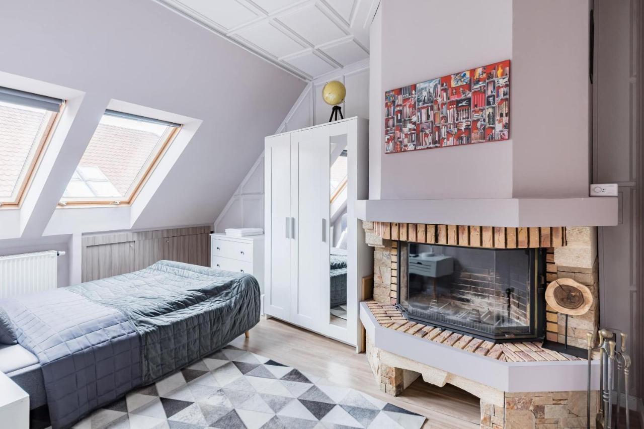 Sunny And Central Penthouse With Private Garage Budapest Exterior photo