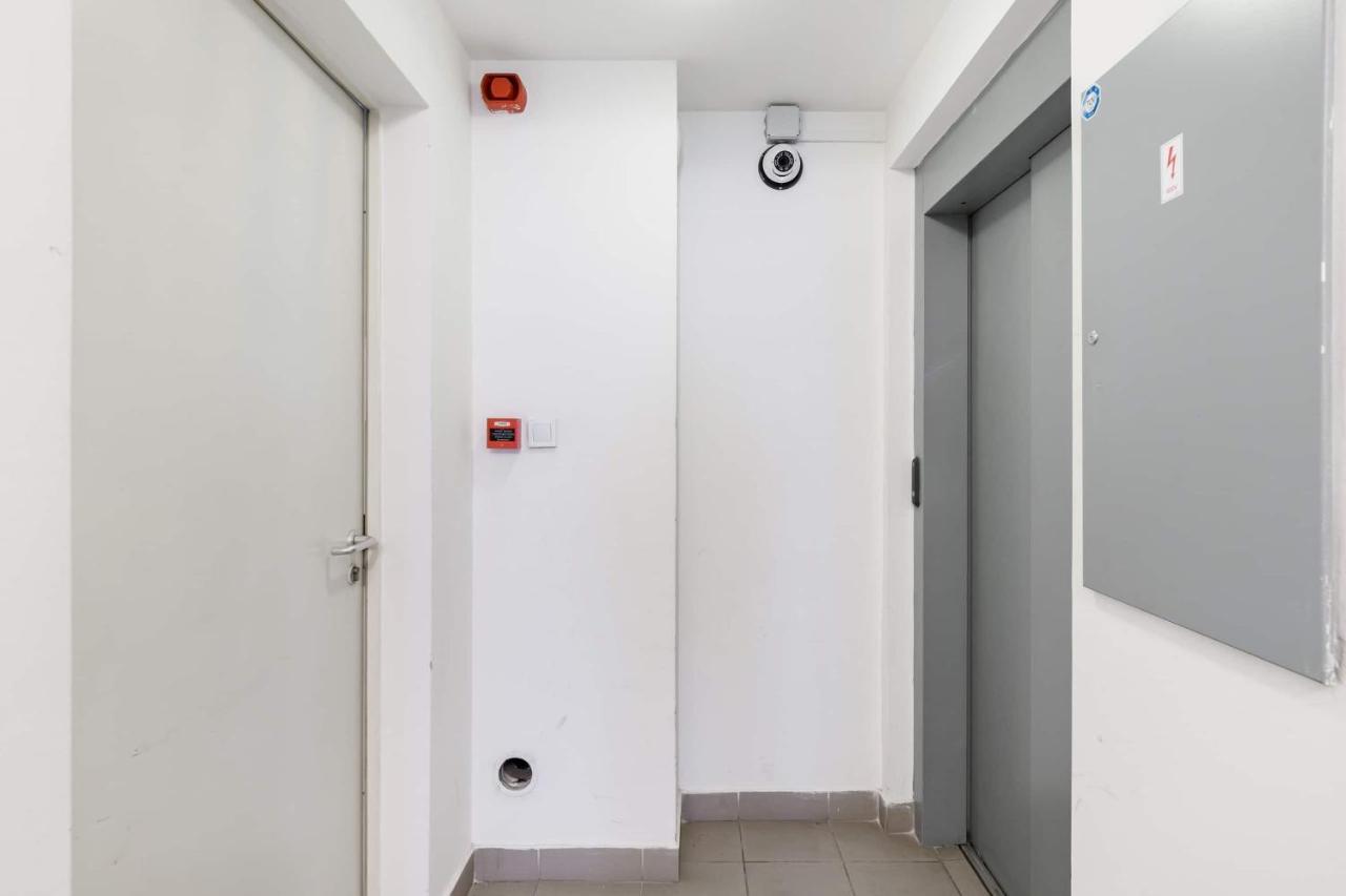 Sunny And Central Penthouse With Private Garage Budapest Exterior photo