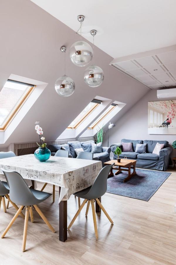Sunny And Central Penthouse With Private Garage Budapest Exterior photo