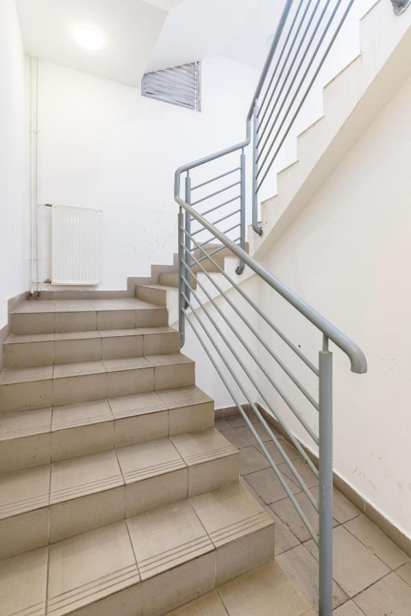 Sunny And Central Penthouse With Private Garage Budapest Exterior photo