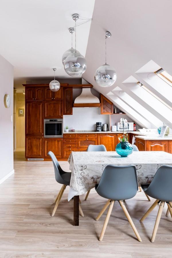 Sunny And Central Penthouse With Private Garage Budapest Exterior photo