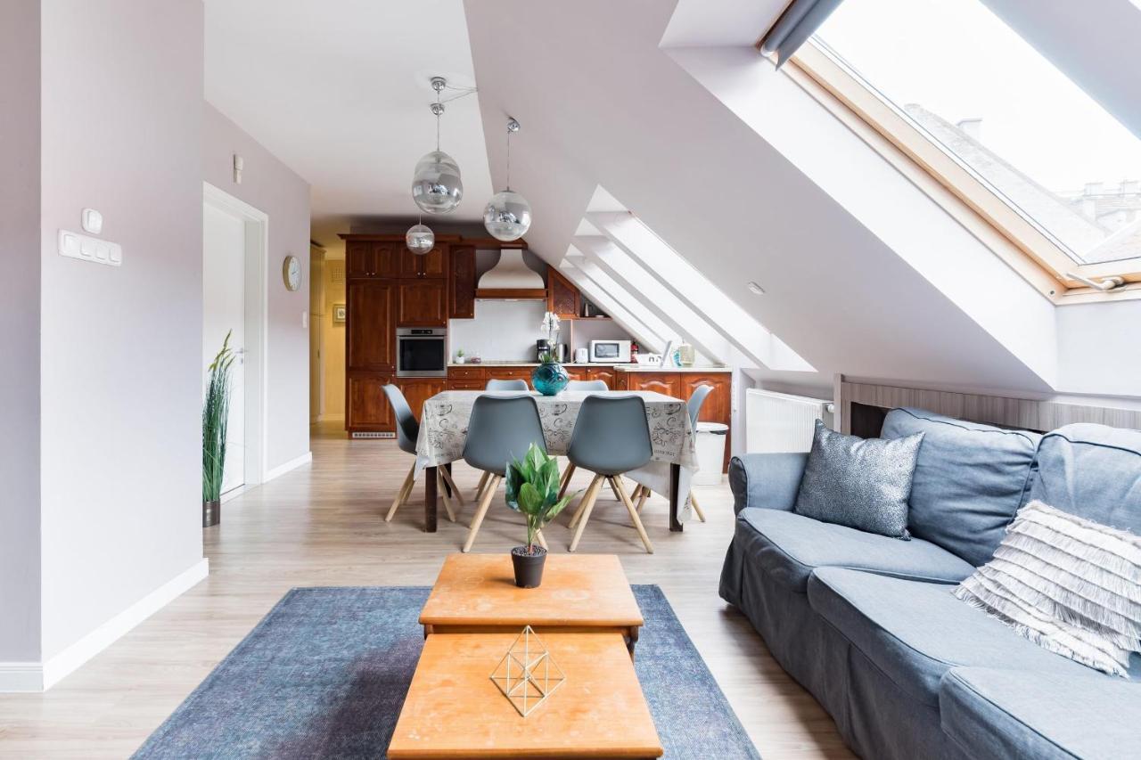 Sunny And Central Penthouse With Private Garage Budapest Exterior photo